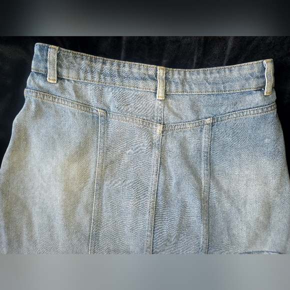 FREE PEOPLE 🤩 Distressed Button Down Jean Skirt Size 6 100% Cotton!!!! 🥰 - Picture 13 of 14